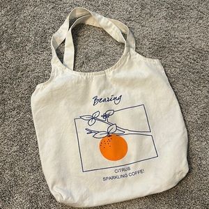 Tote bag